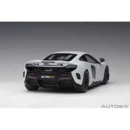 autoart - 1:18 mclaren 675lt (silica white)