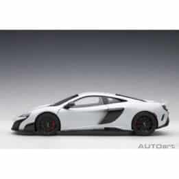 autoart - 1:18 mclaren 675lt (silica white)