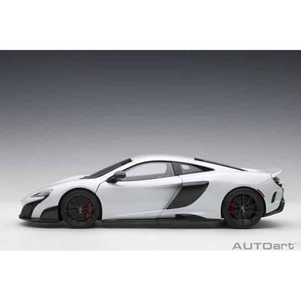 autoart - 1:18 mclaren 675lt (silica white)