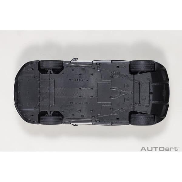 autoart - 1:18 mclaren 675lt (silica white)