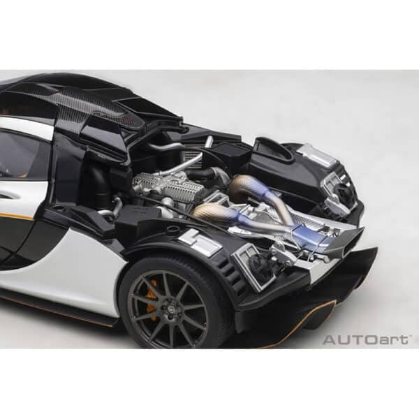 autoart - 1:18 mclaren p1 (alaskan diamond white with orange accents)
