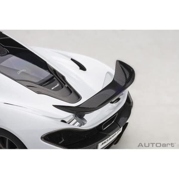 autoart - 1:18 mclaren p1 (alaskan diamond white with orange accents)