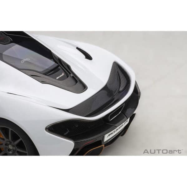 autoart - 1:18 mclaren p1 (alaskan diamond white with orange accents)
