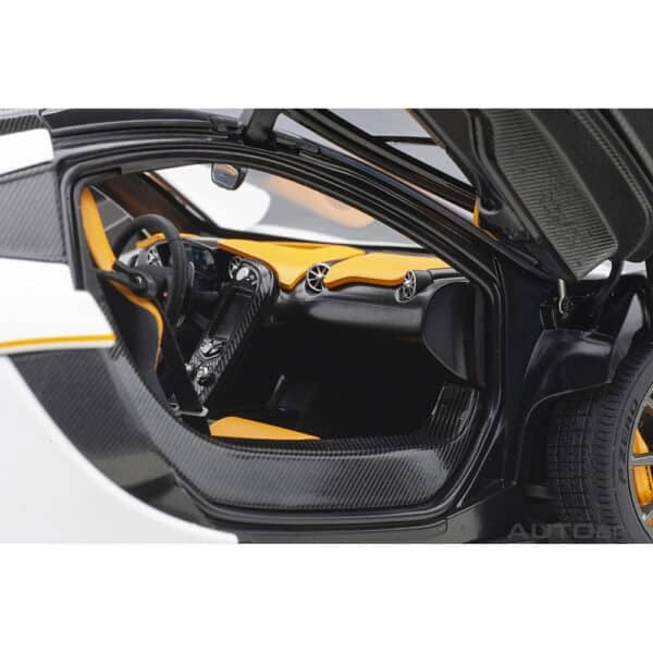 autoart - 1:18 mclaren p1 (alaskan diamond white with orange accents)