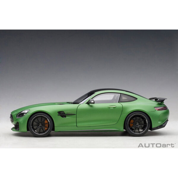 autoart - 1:18 mercedes-amg gt r (amg green hell magno)