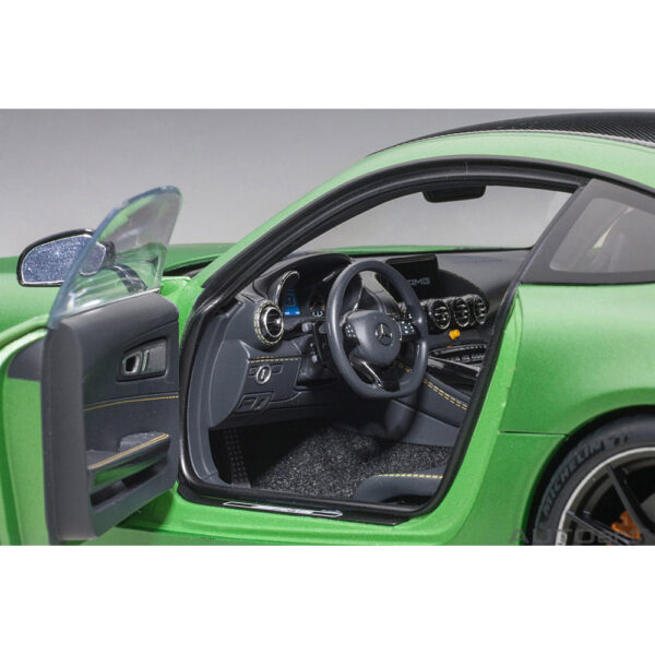 autoart - 1:18 mercedes-amg gt r (amg green hell magno)