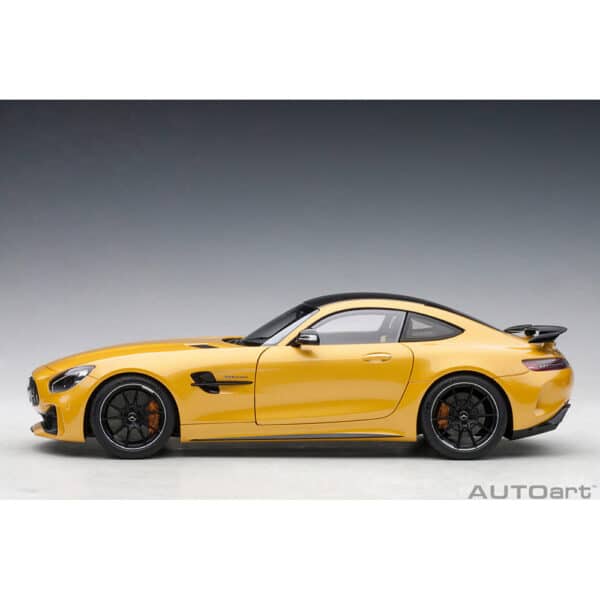 autoart - 1:18 mercedes-amg gt r (amg solarbeam)