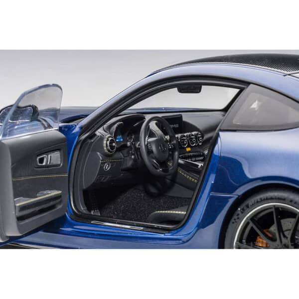 autoart - 1:18 mercedes-amg gt r (brilliant blue metallic)