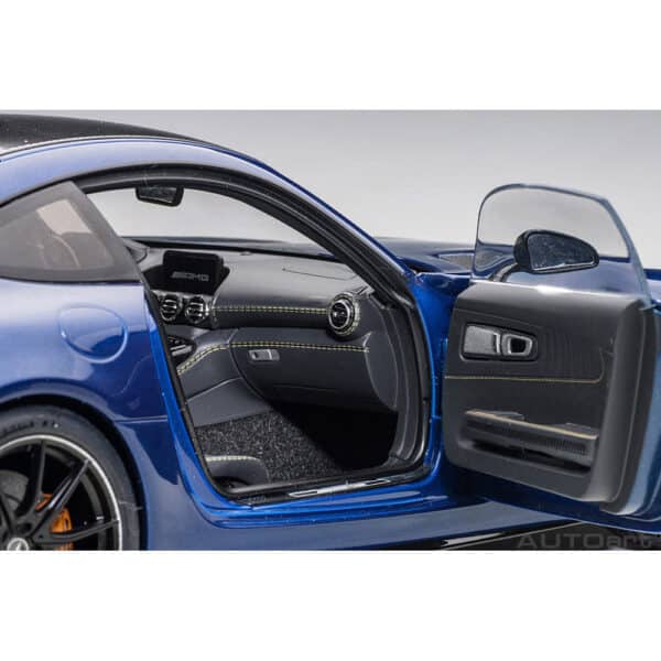 autoart - 1:18 mercedes-amg gt r (brilliant blue metallic)