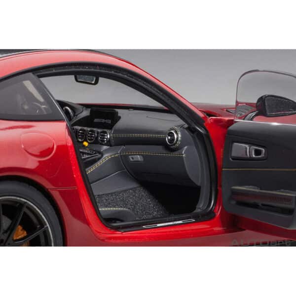 autoart - 1:18 mercedes-amg gt r (designo cardinal red metallic)