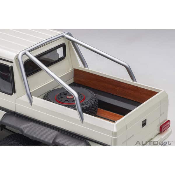 autoart - 1:18 mercedes-benz g63 amg 6x6 (designo diamond white)