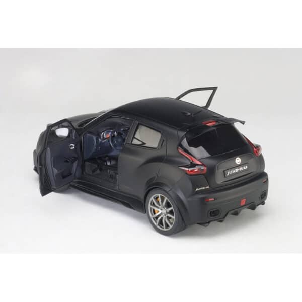 autoart - 1:18 nissan juke-r 2.0 (matt black)