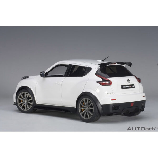 autoart - 1:18 nissan juke-r 2.0 (white)