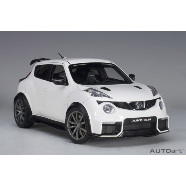 autoart - 1:18 nissan juke-r 2.0 (white)