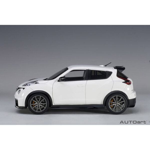 autoart - 1:18 nissan juke-r 2.0 (white)