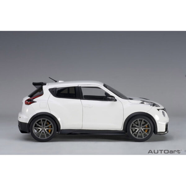 autoart - 1:18 nissan juke-r 2.0 (white)