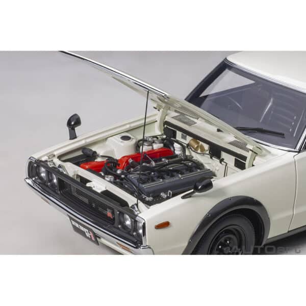 autoart - 1:18 nissan skyline 2000 gt-r (kpgc110) standard version (white)