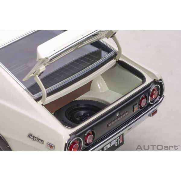 autoart - 1:18 nissan skyline 2000 gt-r (kpgc110) standard version (white)
