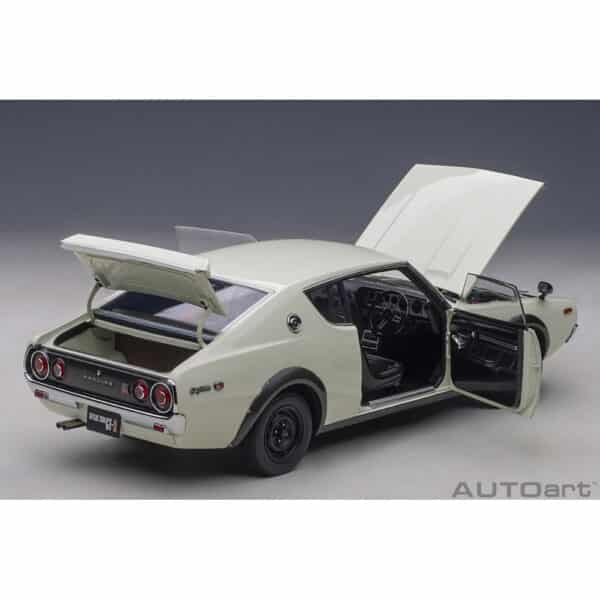 autoart - 1:18 nissan skyline 2000 gt-r (kpgc110) standard version (white)