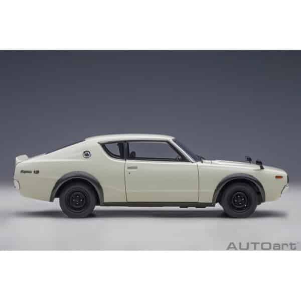 autoart - 1:18 nissan skyline 2000 gt-r (kpgc110) standard version (white)