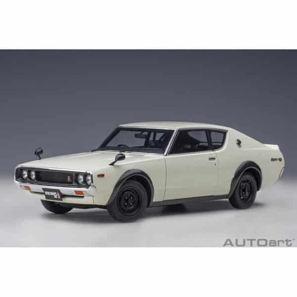 autoart - 1:18 nissan skyline 2000 gt-r (kpgc110) standard version (white)