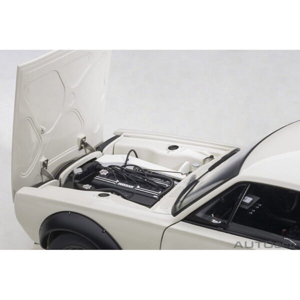 autoart - 1:18 nissan skyline gt-r (kpgc-10) racing 1972 plain body version (white)