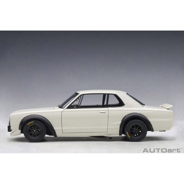 autoart - 1:18 nissan skyline gt-r (kpgc-10) racing 1972 plain body version (white)