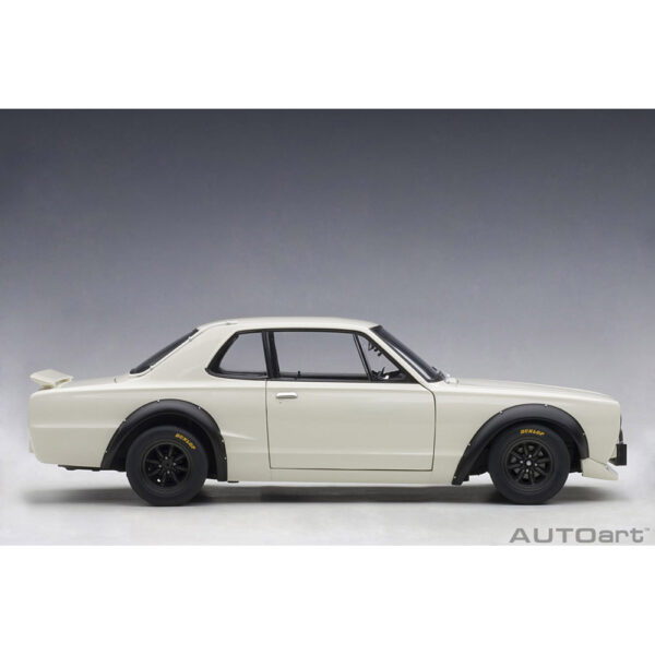 autoart - 1:18 nissan skyline gt-r (kpgc-10) racing 1972 plain body version (white)