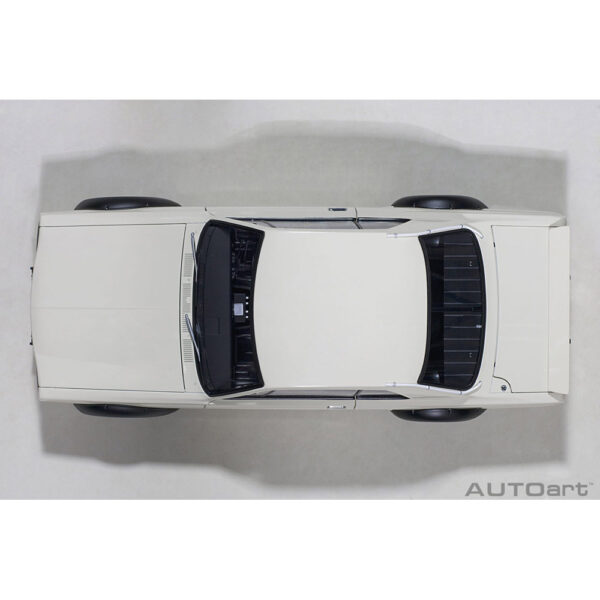 autoart - 1:18 nissan skyline gt-r (kpgc-10) racing 1972 plain body version (white)