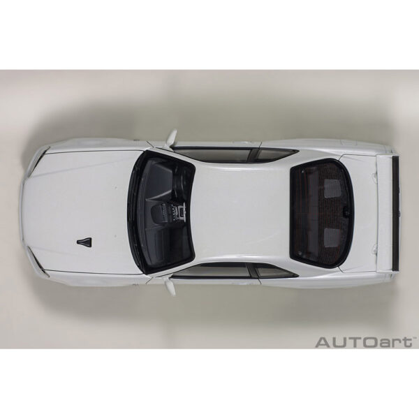 autoart - 1:18 nissan skyline gt-r (r34) v-spec ii (white pearl)