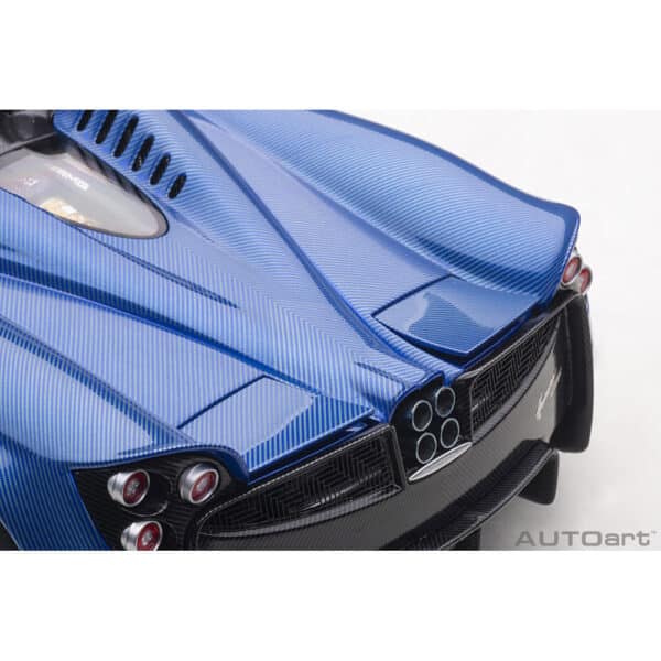 autoart - 1:18 pagani huayra roadster (blue carbon)