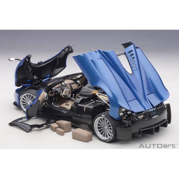 autoart - 1:18 pagani huayra roadster (blue carbon)