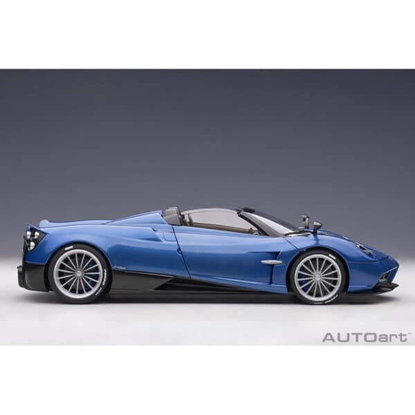 autoart - 1:18 pagani huayra roadster (blue carbon)