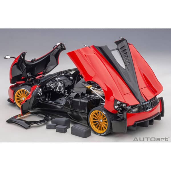 autoart - 1:18 pagani huayra roadster (rosso monza)