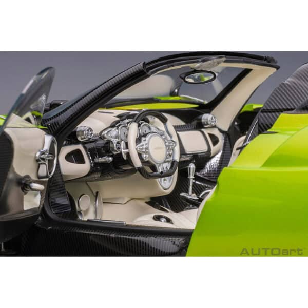 autoart - 1:18 pagani huayra roadster (verde firenze)