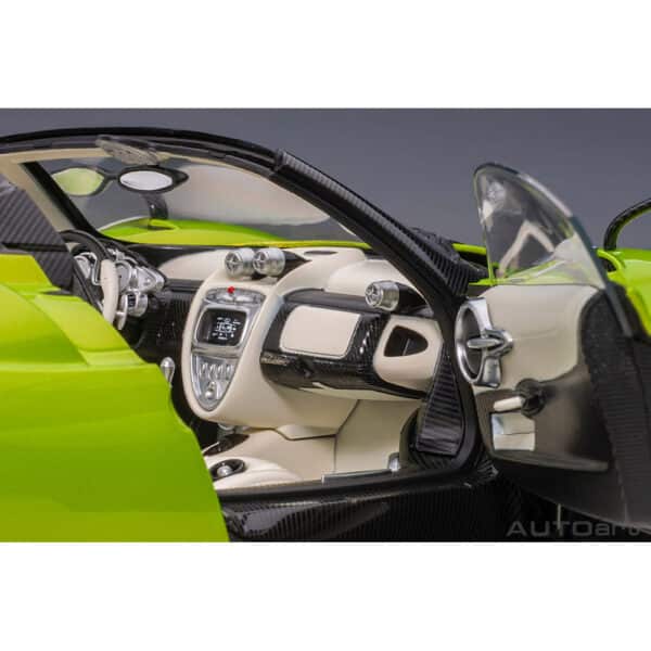 autoart - 1:18 pagani huayra roadster (verde firenze)