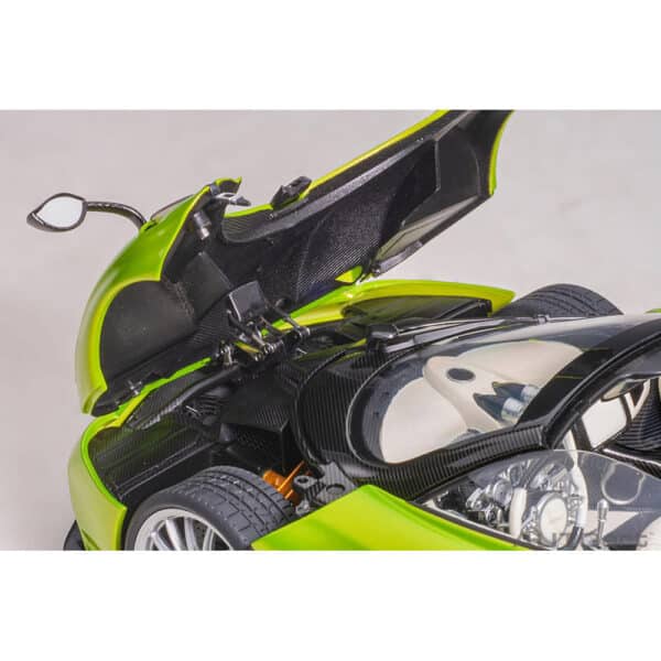 autoart - 1:18 pagani huayra roadster (verde firenze)