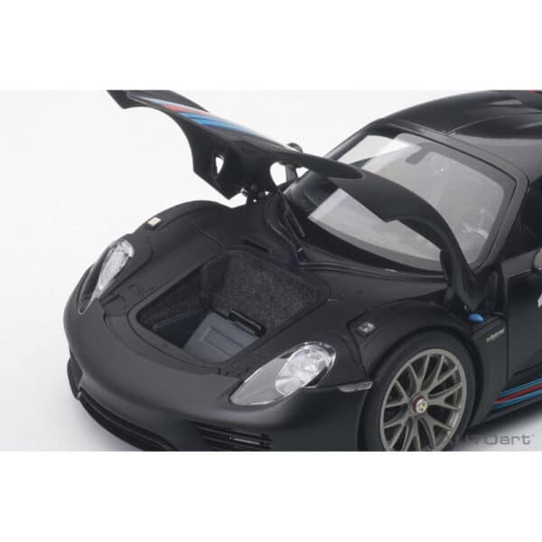 autoart - 1:18 porsche 918 spyder weissach package (matt black with martini livery)
