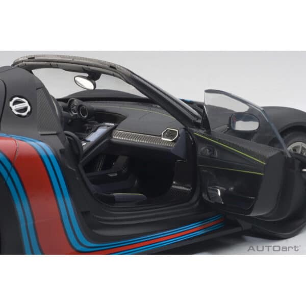 autoart - 1:18 porsche 918 spyder weissach package (matt black with martini livery)
