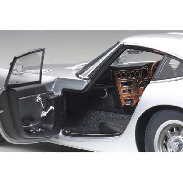 autoart - 1:18 toyota 2000gt (silver)