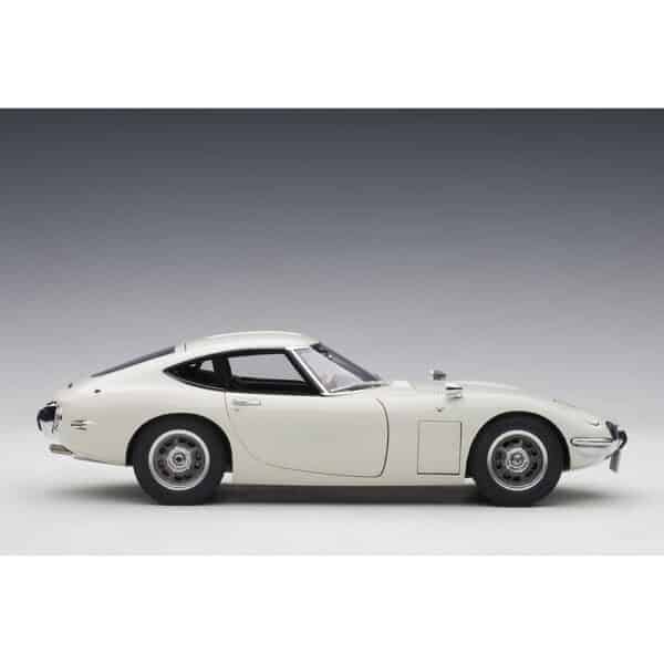 autoart - 1:18 toyota 2000gt (white)