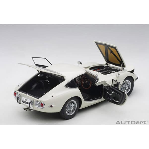 autoart - 1:18 toyota 2000gt (white with metal wire spoke wheels)