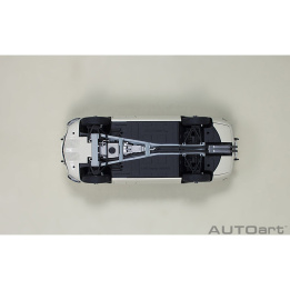 autoart - 1:18 toyota 2000gt (white with metal wire spoke wheels)