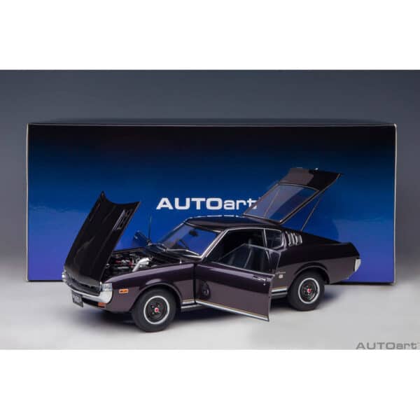 autoart - 1:18 toyota celica liftback 2000gt (ra25) 1973 (dark purple metallic)