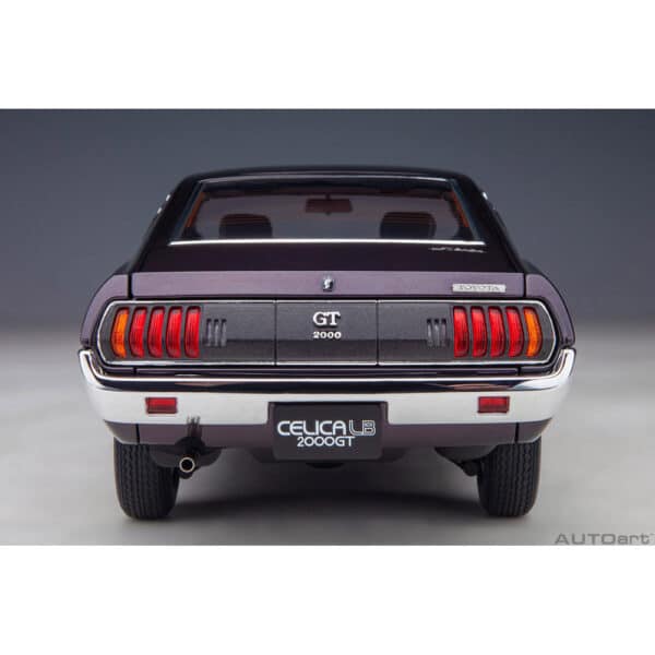 autoart - 1:18 toyota celica liftback 2000gt (ra25) 1973 (dark purple metallic)