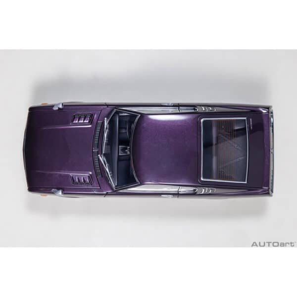 autoart - 1:18 toyota celica liftback 2000gt (ra25) 1973 (dark purple metallic)