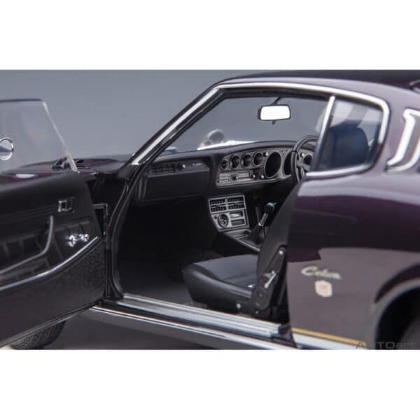 autoart - 1:18 toyota celica liftback 2000gt (ra25) 1973 (dark purple metallic)