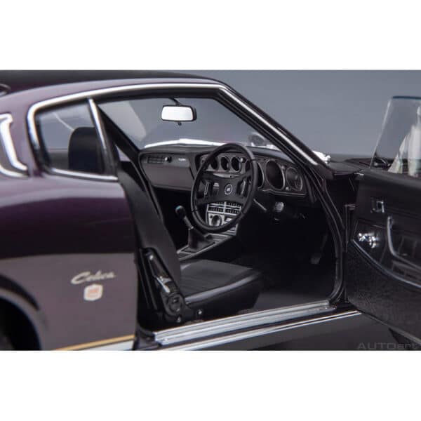 autoart - 1:18 toyota celica liftback 2000gt (ra25) 1973 (dark purple metallic)