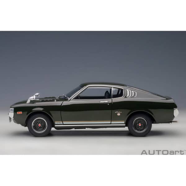 autoart - 1:18 toyota celica liftback 2000gt (ra25) 1973 (moss green)