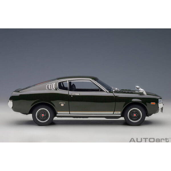 autoart - 1:18 toyota celica liftback 2000gt (ra25) 1973 (moss green)